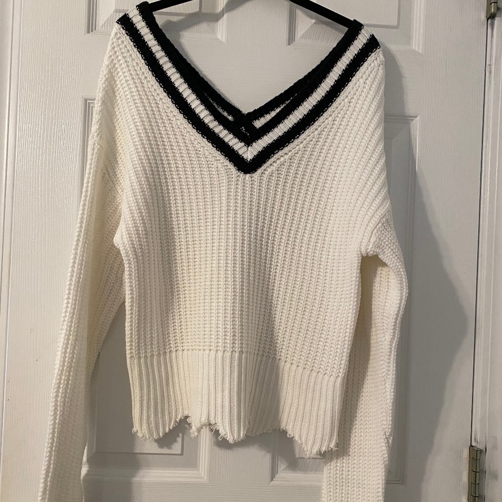White V-Neck Cropped Sweater